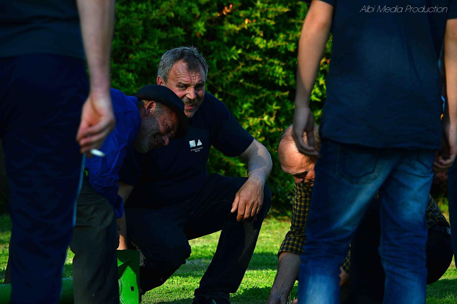 Fotogaléria Stavanie mája a otvorenie detského ihriska | 30. apríl 2014 (9) Stavanie mája a otvorenie detského ihriska | 30. apríl 2014