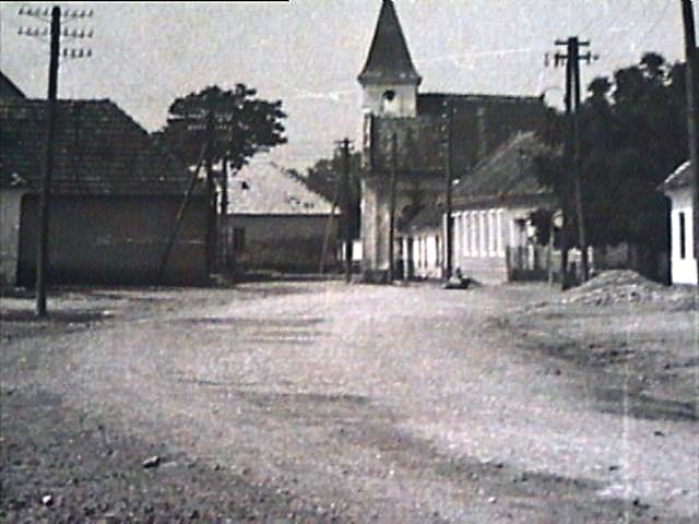 Fotogaléria Výstava fotografií pri príležitosti 790. výročia prvej písomnej zmienky o obci Žlkovce (193) Výstava fotografií pri príležitosti 790. výročia prvej písomnej zmienky o obci Žlkovce